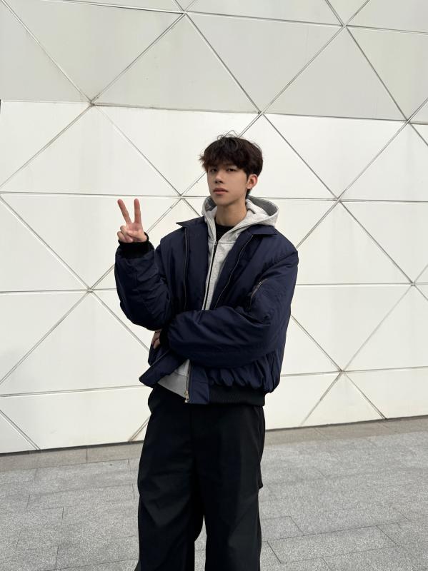 メンズ ボンバージャケット レトロ スタンドカラー フライトスタイル 保温性 綿素材 ショート丈 アウター 秋冬 カジュアル 普段使い 軽量 伸縮性