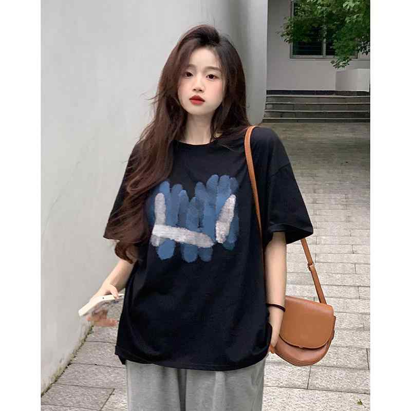 レディース プリント柄 丸首 半袖 Tシャツ ゆったり ビッグサイズ 夏用 ぽっちゃり対応 スリム見せ カジュアル トップス コットン混 吸湿速乾 軽量 接触冷感 ベーシックスタイル・スタイル: 甘クール・シルエット: ・主な素材: 綿100%・袖丈: 短袖・ネックライン: クルーネック・柄: プリント・カラー展開: ブラック.ホワイト・サイズ展開: S.M.L.XL.2XL.3XL.4XL・対象年齢: 18-24歳