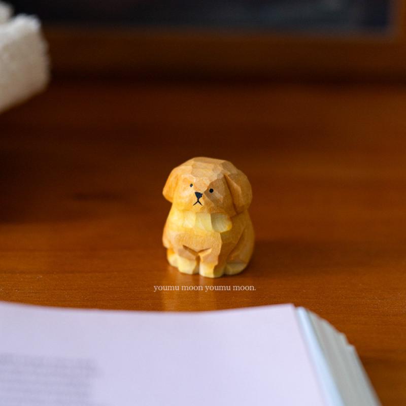 木彫り 置物 ゴールデンレトリバー 小型犬 木陰 涼む ポーズ かわいい 癒し系 木 デスク 飾り  ...
