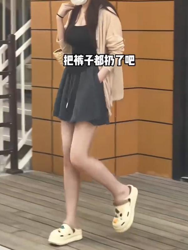 レディース グレー ハイウエスト ワイドレッグ プリーツ スカートパンツ Aライン バレエ風 ビッグサイズ ぽっちゃり対応 小柄対応 スリム見せ カジュアル ボトムス 普段使い ゆったりシルエット・カテゴリ: パンツ・.韓国・版型: ゆったり型・詳細: ポケット・工艺: 立体裁断・ウエスト: ハイウエスト・丈: ショートパンツ・生地: 複合生地・シーン: レジャー・主な素材: 綿75.8%.ポリエステル21.2%.ビスコース2.1%.スパンデックス0.9%・体型: 梨型・年齢: 18-24歳・セット: 単品・厚み: 普通・柄: 無地・サイズ展開: S.M.L.XL.2XL.3XL.4XL・カラー展開: グレー.ブラック.ピンク
