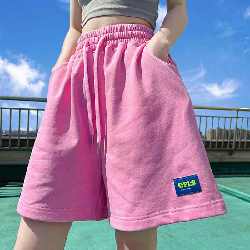 ショーツ レディース ピンク ワイドレッグ ゆったり 夏 伸縮ウエスト スポーツ 5分丈 綿素材 普段使い 軽量 吸湿速乾・スタイル: 韓国通勤・要素: ポケット・装飾: パッチ・ウエスト位置: ナチュラル・丈: 5分丈・パンツタイプ: ワイドレッグ・厚み: 標準・主な素材: 綿100%・サイズ展開: S.M.L・カラー展開: ピンク.蛍光グリーン.オレンジ.白.黒.赤.緑.グレー.バラピンク