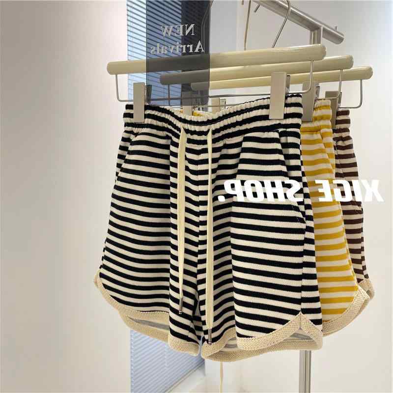 レディース ビッグサイズ ストライプ 夏用 薄手 ゆったり ワイドレッグ ショーツ カジュアル スポーツ 普段使い フィット ハーフパンツ・韓版・ディテール: ウエストベルト・腰位置: 高腰・丈: ショート・パンツ形状: ワイドレッグ・素材: ポリエステル100%・カラー展開: 黒白ストライプ.黄白ストライプ.ブラウンストライプ・サイズ展開: L.XL.2XL.3XL.4XL