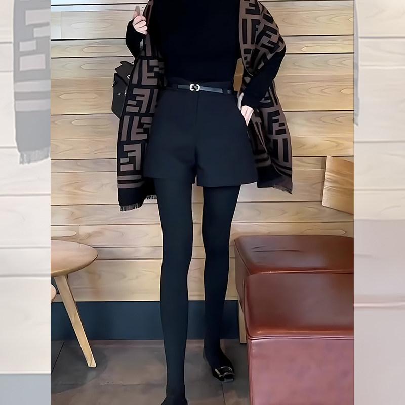 ショートパンツ レディース ブラック ハイウエスト Aライン ワイドレッグ 春 カジュアル 細見え 普段使い コーディネートしやすい 軽量 ストレッチ・カテゴリ: パンツ・.韓国・シルエット: ・詳細: ポケット・ウエスト位置: ハイウエスト・丈: ショートパンツ・シーン: レジャー・対応体型: 長方形型.アップル型.砂時計型.梨型.直筒型.逆三角型・対象年齢: 30-34歳・セット: 単品・厚み: 標準・柄: 無地・サイズ展開: S.M.L.XL.XXL・カラー展開: ブラック