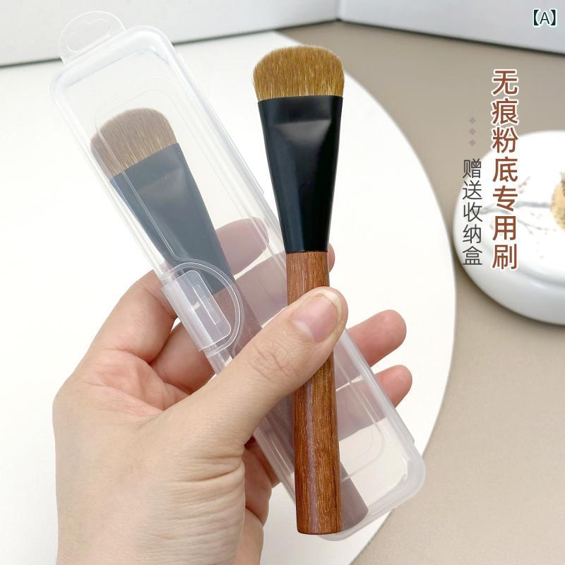 メイクブラシ 動物毛 ファンデーションブラシ 舌型 フラットヘッド 柔軟 プロ用 コンシーラー 無痕 粉吸着なし 化粧筆 ベースメイク ナチュラルヘア ソフトタッチ ・カテゴリ: 粉底ブラシ・用途: 粉底均等塗布・柄タイプ: 長柄・ブラシ毛素材: 狼尾混羊毛・柄素材: 花梨木・付属品: 収納盒