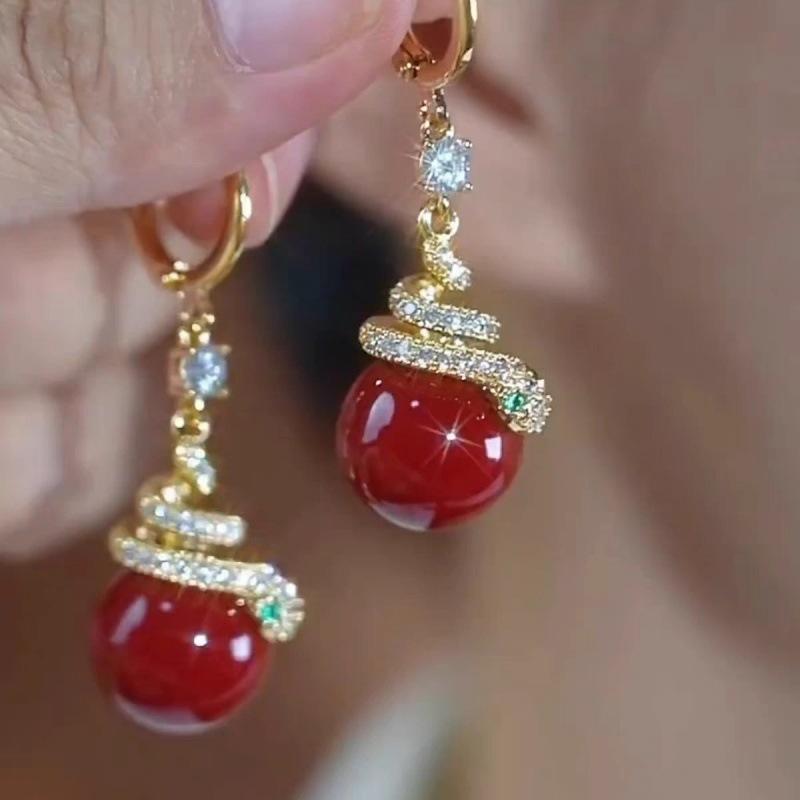 イヤリング 女性用 赤 蛇形 真珠 デザイン ユニーク スタイリッシュ アクセサリー 軽量 普段使い 春夏 かわいい 耳飾り