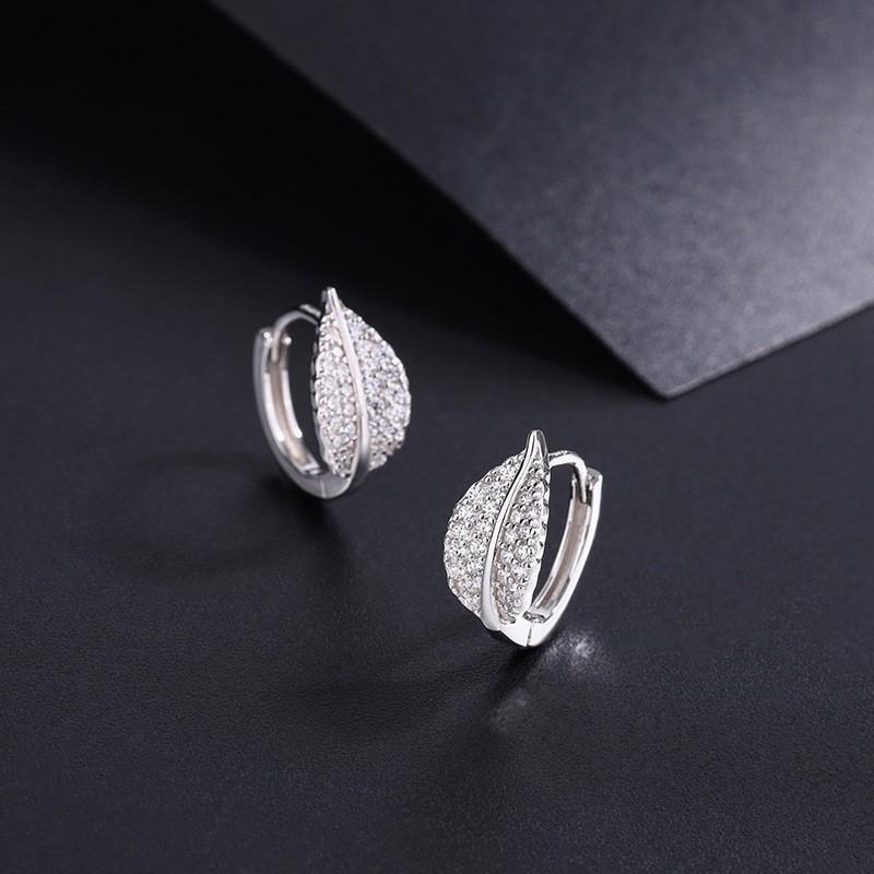 Opal - イヤリング 女性用 S925銀 葉っぱ モチーフ フルジルコニア シンプル ファッション 百搭 気質 軽量 軽奢 輝く 耳飾り シルバー アクセサリー 日常使い 華奢 デザイン