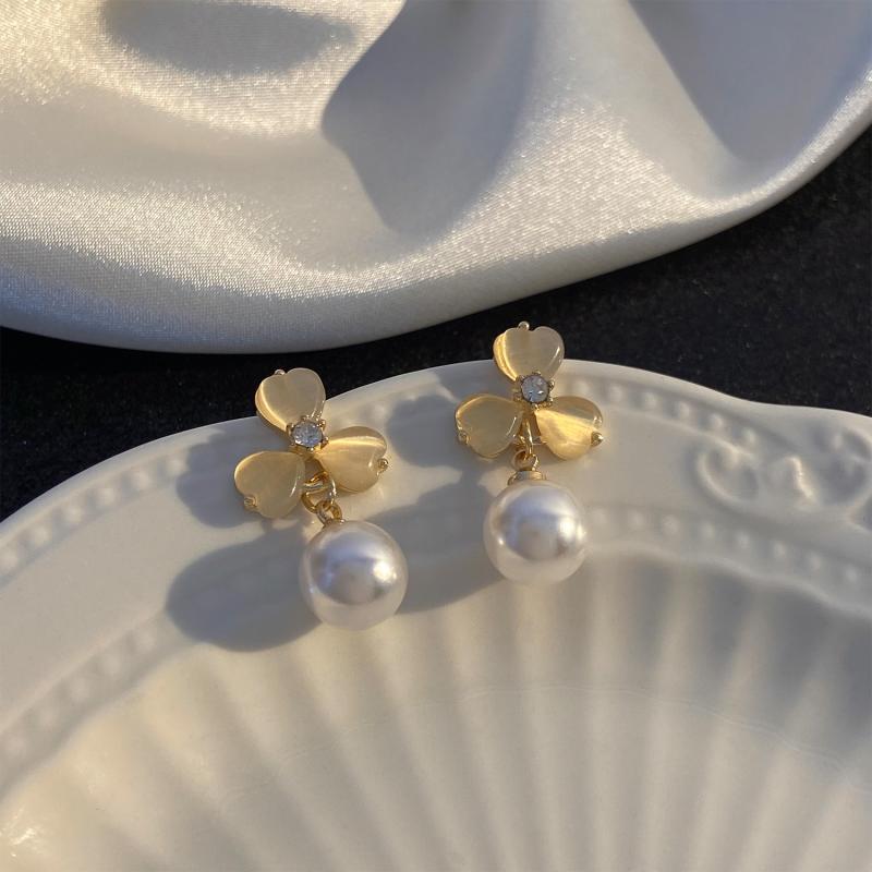 ピアス イヤリング かわいい 三つ葉 キャットアイ ファッション 少女 百搭 パール ピアス イヤリング アクセサリー 耳飾り 軽量 華奢 ゴールド シルバー ピンク ブルー イヤーカフ ドロップ タイプ 普段使い デート コーデ