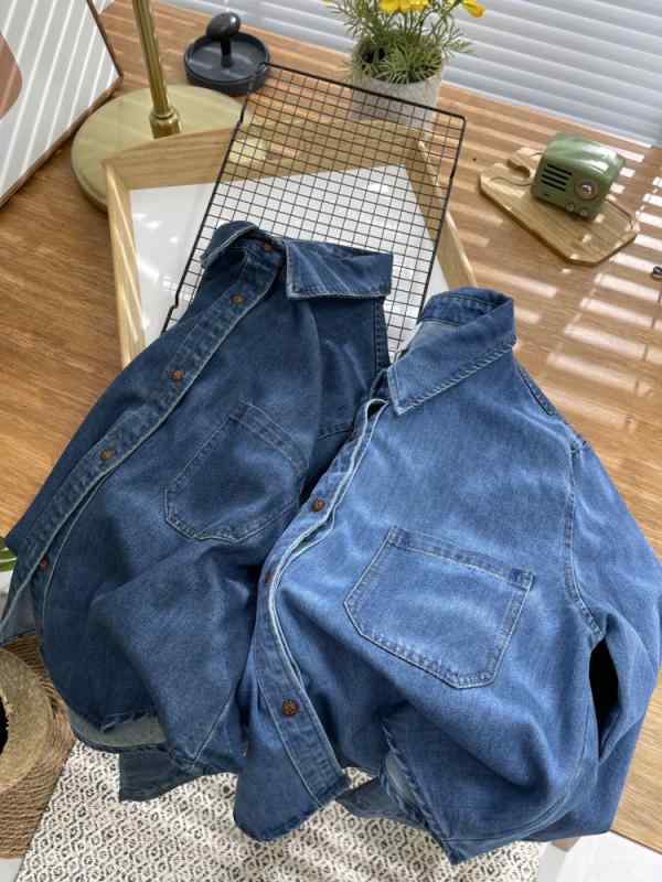 樂天商城 - シャツ 女性用 春夏 牛仔 デニム トップス 長袖 襟付き オープンカラー ゆったり ルーズ フィット カジュアル シャツ ジャケット 軽量 ストレッチ 吸湿速乾 通勤 普段使い アウトドア コーデ アイテム ベーシック スタイル ビンテージ ブルー