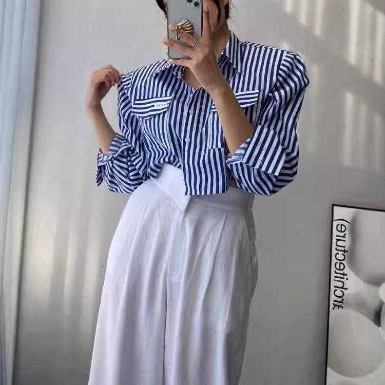 樂天商城 - レディース 肩パッド 付き ストライプ シャツ トップス 女性用 気質 デザイン 通勤 普段使い 綿混 素材 軽量 伸縮性 ブラウス 秋冬