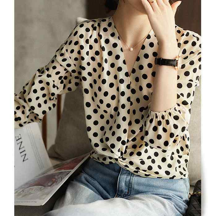 樂天商城 - ブラウス 女性用 春夏 フレンチ レトロ シャツ トップス シルク 桑蚕糸 ダブル クレープ Vネック 軽量 吸湿速乾 通勤 普段使い ソフト ブラック ピンク系 アイボリー