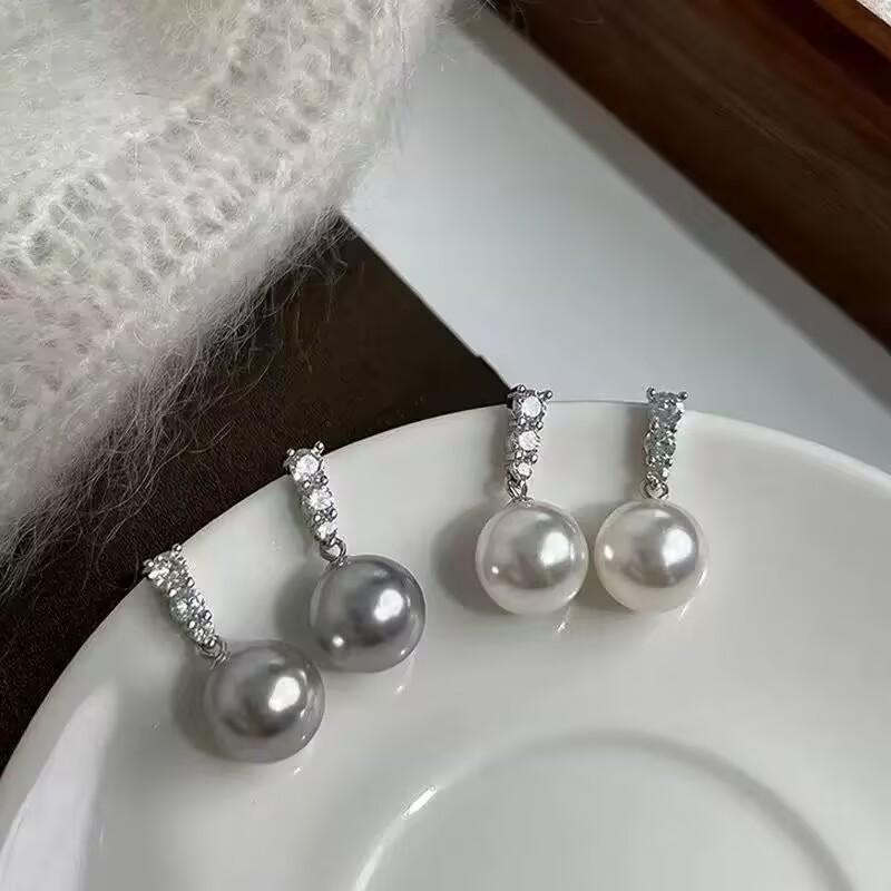By Color - イヤリング 女性用 軽量 短め 真珠 フラッシュストーン シンプル 個性 ベーシック 汎用 耳飾り アクセサリー シルバー加工 華奢デザイン 普段使い キラキラ ファッション ジュエリー 耳元アクセント 繊細 洗練 コーディネート
