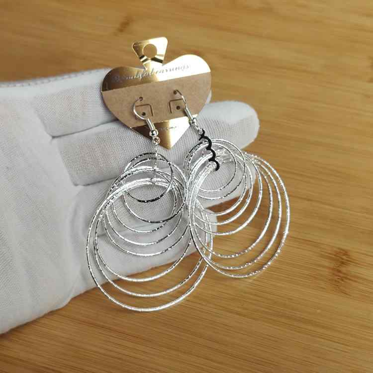 乐天商城 - ピアス イヤリング 女性用 シルバー加工 丸型 菱形 水滴型 耳飾り ファッション OL 通勤用 高級感 軽量 シンプル シルバー ゴールド 秋冬