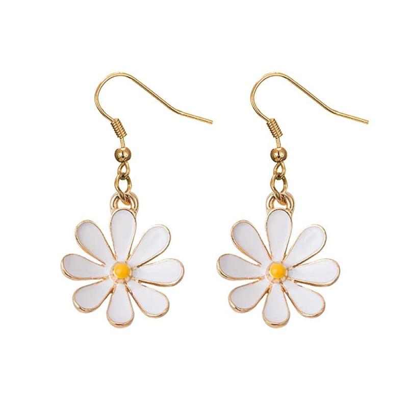 樂天商城 - ピアス ピアス イヤリング 女性用 かわいい 清新 シンプル 気品 デイジー 花モチーフ 太陽花 スタッド 銀色 ゴールド カジュアル 普段使い 軽量 金属製 花柄 アクセサリー 春夏