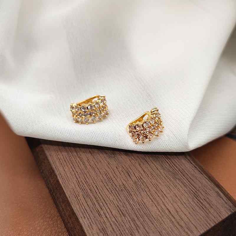 イヤリング ウィメンズ ファッション デザイン 輝く ジルコニア 耳飾り 小衆 トレンド 耳骨 クリップ ノーホール 装飾 アクセサリー 華やか スタイリッシュ 軽量 普段使い