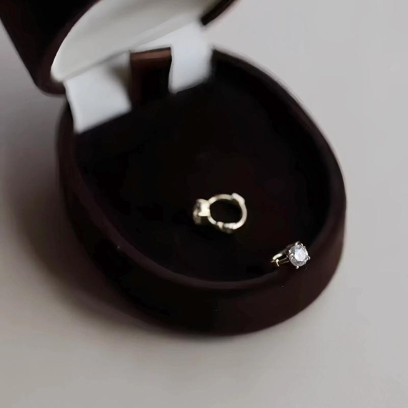 ピアス S925純銀 14金メッキ シングルジルコニア シンプル フラッシュ 女性用 耳骨 耳飾り 軽量 輝き シルバー ゴールド アクセサリー 普段使い 華奢 デザイン 細身 スタイリッシュ