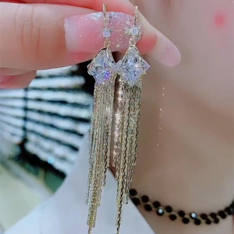 By Color - ロング フラワー ドロップ イヤリング 女性用 デザイン性 かわいい ファッション アクセサリー 耳飾り 顔 スッキリ シルバー アクセント 軽量 揺れ タイプ 華やか スタイリッシュ
