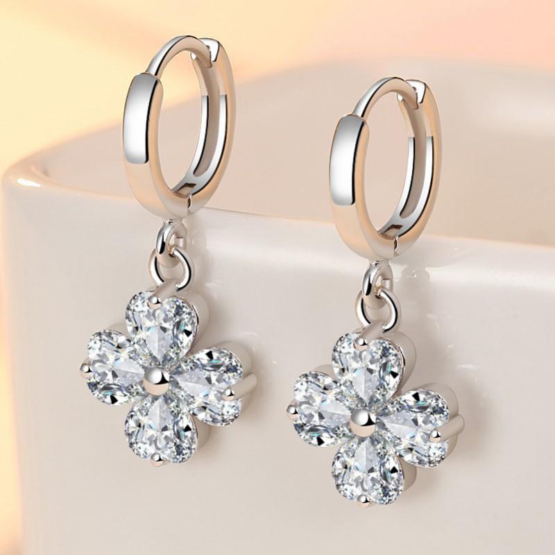 Amethyst - 花 イヤリング 女性用 韓国 花モチーフ クリア アクセサリー かわいい デザイン 軽量 普段使い シルバー調 ピンク系 ゴールド系 通年