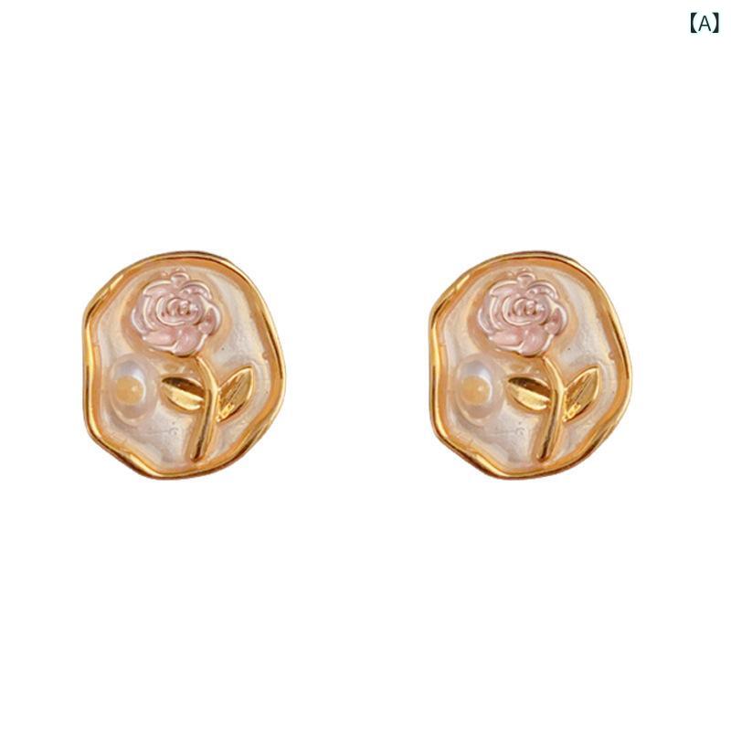 樂天商城 - ピアス イヤリング 女性用 かわいい ファッション チューリップ 不規則 形状 銀針 耳飾り アクセサリー 軽量 スタイリッシュ 日常使い 春夏 シルバー アクセント