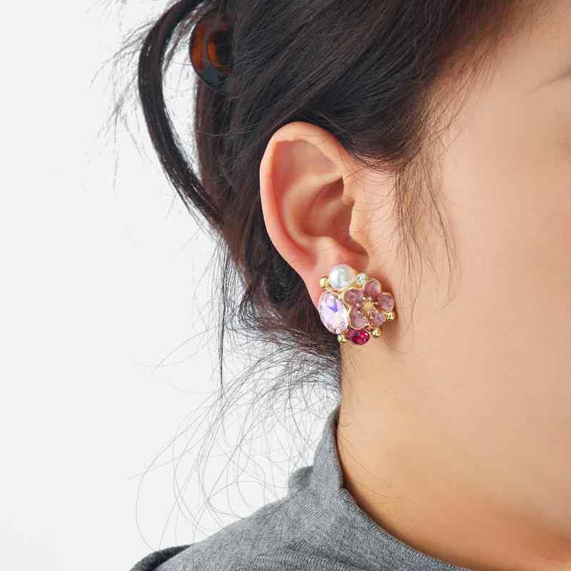 Amethyst - イヤリング 女性用 軽量 高級感 ファッション ヨーロッパスタイル 派手 花柄 耳飾り 模造真珠 キラキラ加工 合金素材 華やか アクセサリー 日常使い