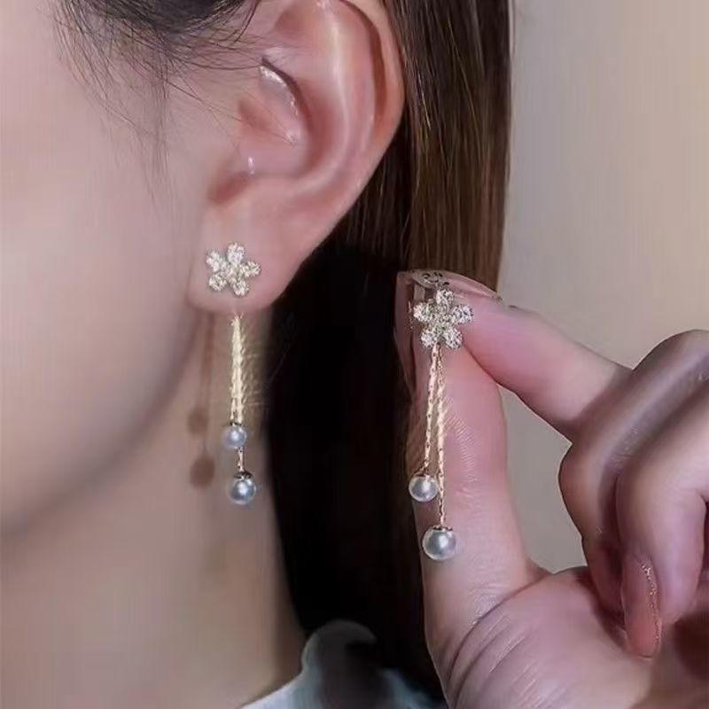 ピアス レディース パール フリンジ 花 フラワー 2way ピアス イヤリング 耳飾り ジルコニア 高級感 上品 おしゃれ 大人 かわいい モチーフ アクセサリー 華やか ジュエリー ゆれる ロング ウェディング パーティー デート プレゼント ギフト 記念日