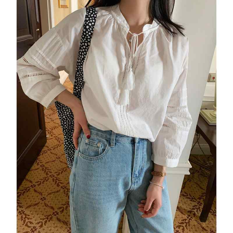 樂天商城 - シャツ 女性用 春 フレンチスタイル 復古 ランタンスリーブ フリンジ 襟付き 純綿 トップス 切り抜き ゆったり ロングスリーブ 軽量 通勤 普段使い 吸湿速乾 柔らかい 素材 白 ブラック ピンク系 アイボリー ビッグシルエット Vネック カジュアル
