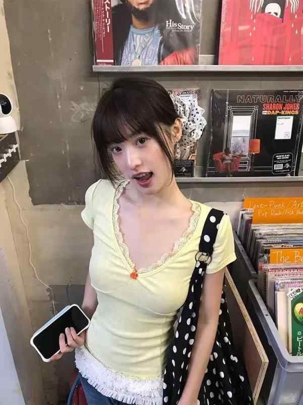 Other - トップス レディース 夏季 かわいい 甘辛 レース イエロー Vネック 短袖 Tシャツ 修身 スリム ウエストイン 別致 接触冷感 吸湿速乾 軽量 綿混 ビッグシルエット 普段使い 通勤用