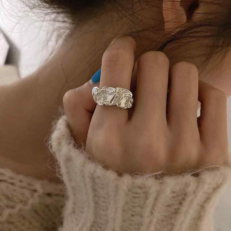 Other - 指輪 女性用 金属 フレア 開口 調節可能 食指用 個性派 クール ミニマル デザイン ハンドアクセサリー シルバー ゴールド 細身 軽量 普段使い ファッション アクセ