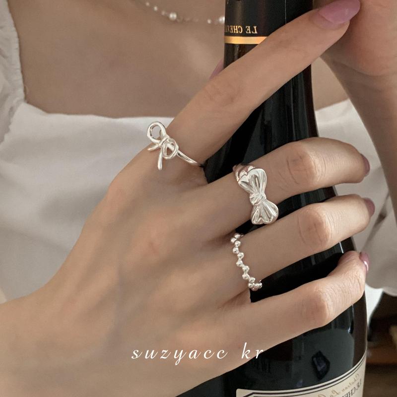 Rakuten - 指輪 女性用 シンプル ミニマル デザイン 高級感 蝶結び ファッション 個性的 オープンデザイン 食指用 かわいい シルバー ゴールド アクセサリー 普段使い 軽量 調整可能 トレンド