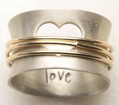 戒指 - 指輪 女性用 シンプル レトロ ハート型 金属 巻き付き ワイド 婚約用 結婚式用 ジュエリー かわいい キラキラ 普段使い イベント用 シルバー調 ゴールド調 軽量 耐久性 ファッション アクセサリー ロマンチック デリケート スタイリッシュ