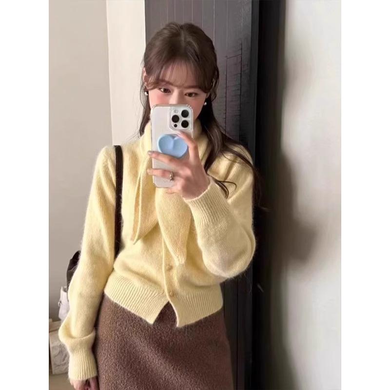 ニットセーター 女性用 秋冬 かわいい ミルクイエロー サイドスリット デザイン 柔らか素材 ふんわり トップス ゆるシルエット 暖か 伸縮性 普段使い 部屋着 軽量 再生繊維 ベーシック レイヤード