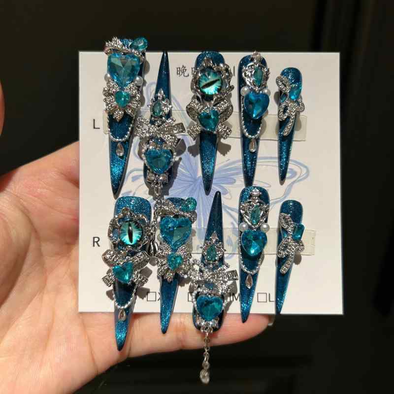 ネイルチップ 猫眼 手作り 着脱式 ブルー 高級感 軽量 重厚 貼り付け かわいい デザイン 女性用 指先 アクセサリー 日常使い ファッション アイテム シンプル スタイル