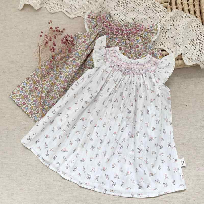 ワンピース 女の子 キッズ 子供 ベビー 半袖 フリル袖 刺繍 花柄 娃娃裙 フレア かわいい 膝丈 切り替え 通気性 柔らかい 綿 コットン お出かけ着 普段着 カジュアル ナチュラル ガーリー おしゃれ 涼しい 快適 ナチュラル スタイル お呼ばれ