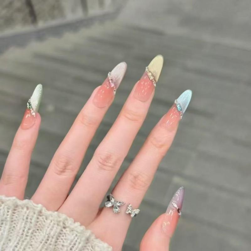 ネイルチップ ハンドメイド 手持ち 人気 ミルクホワイト フラッシュダイヤ カラフル レインボー キャットアイ グラデーション フレッシュ ブライトニング ロング かわいい 女性用 爪先デザイン 軽量 伸縮性 シンプル 日常使い ピンク系 ホワイト系 接