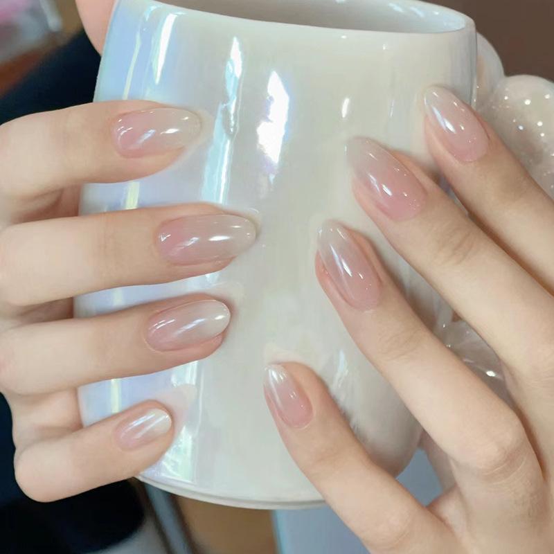 美甲 指輪 短め フレンチスタイル シンプル 丸頭 着脱可能 完成品 付け爪 偽物指甲 輝き グラデーション ホワイト カラー 軽量 伸縮性 日常使い かわいい デザイン