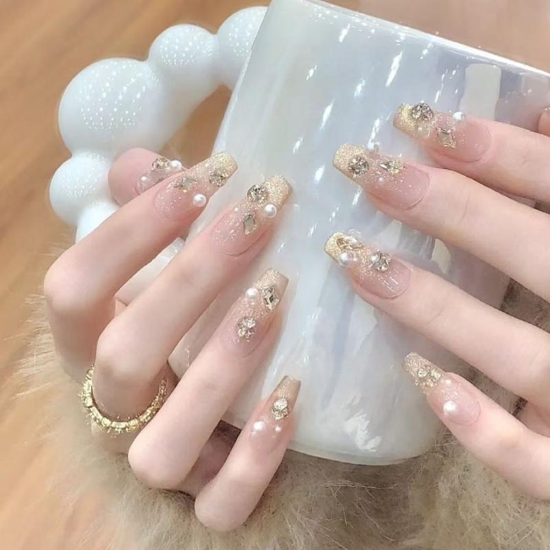 Nail - 指輪 女性用 ハンドメイド チャーム 爆闪 猫目石 シャンパンゴールド フレンチスタイル 高級感 新款 気質 貼り付け ネイルアート 光沢 輝き 手作り アクセサリー 指先装飾 華やか フェミニン 日常使い