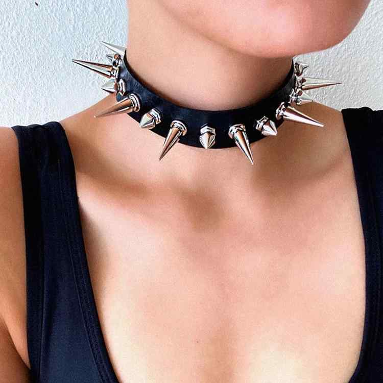 ネックレス レディース チョーカー ゴシック 原宿系 パンク PUレザー 尖ったスタッズ スパイク付き ロック アクセサリー ファッション 鎖骨チェーン 首輪 おしゃれ 個性的 ユニーク ハード クール モード系 コスプレ 舞台衣装 演出用 ライブ用 シ
