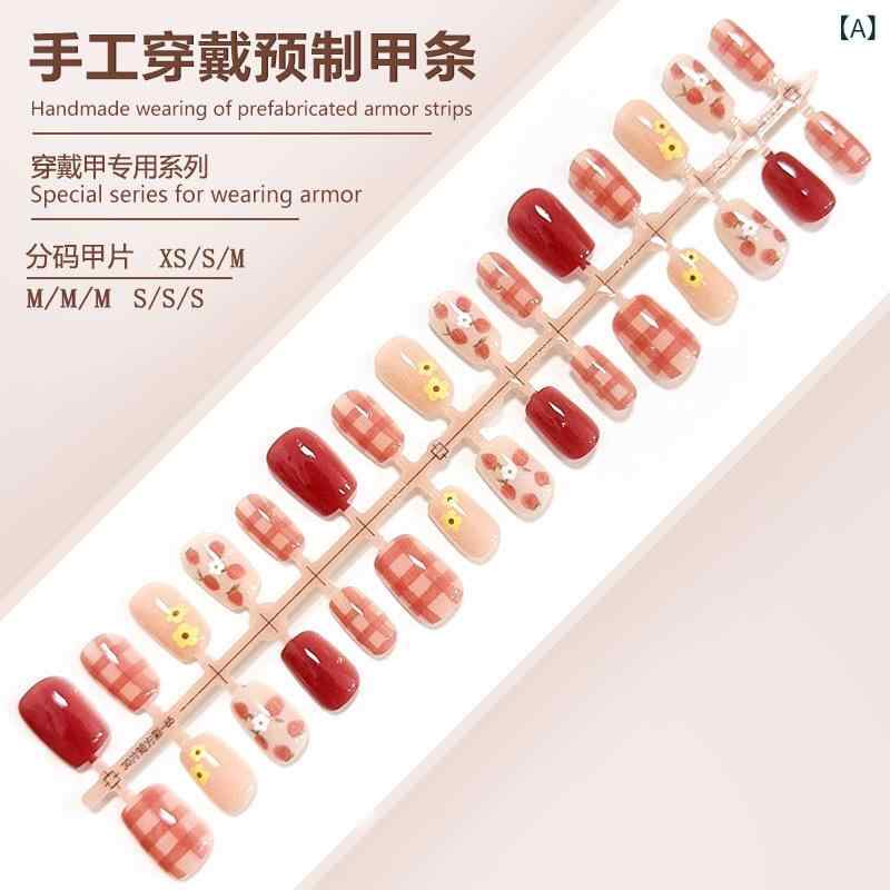 Rakuten - ネイルチップ 韓国スタイル 少女 甘め ストロベリーチェック柄 ストロベリーパターン 指先 装着可能 ホワイト系 肌色アップ 取り外し可能 ピース かわいい フェミニン 軽量 伸縮性 日常使い デート用 ピンク系 フラワー柄