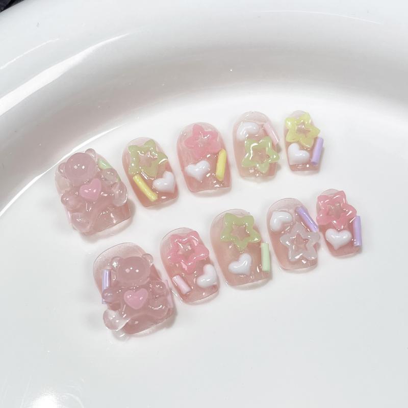 ネイルシール かわいい クマ柄 透明感 短め 指先 セルフネイル つけ爪 簡単装着 ジェル デコレーション ピンク系 クリア 日常使い 軽量 粘着タイプ