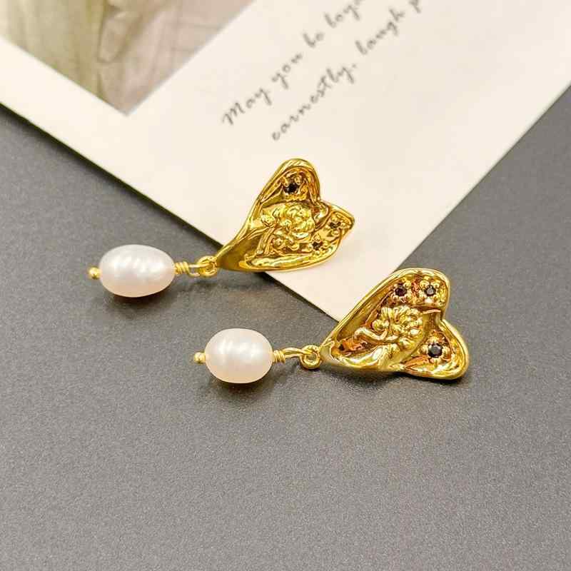 乐天商城 - ピアス イヤリング ピアス 女性用 ハート ローズ 花モチーフ 黒ジルコニア パール ドロップ アクセサリー 華やか 普段使い ギフト シンプル 軽量 ファッション