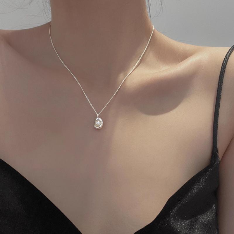 Rhodolite - ネックレス 女性用 シンプル ミニマル インスピレーション クールトーン 高級感 鎖骨チェーン 天然真珠 レイヤード ニットチェーン シルバーアクセサリー 細身デザイン 普段使い 軽量 スタイリッシュ ジュエリー