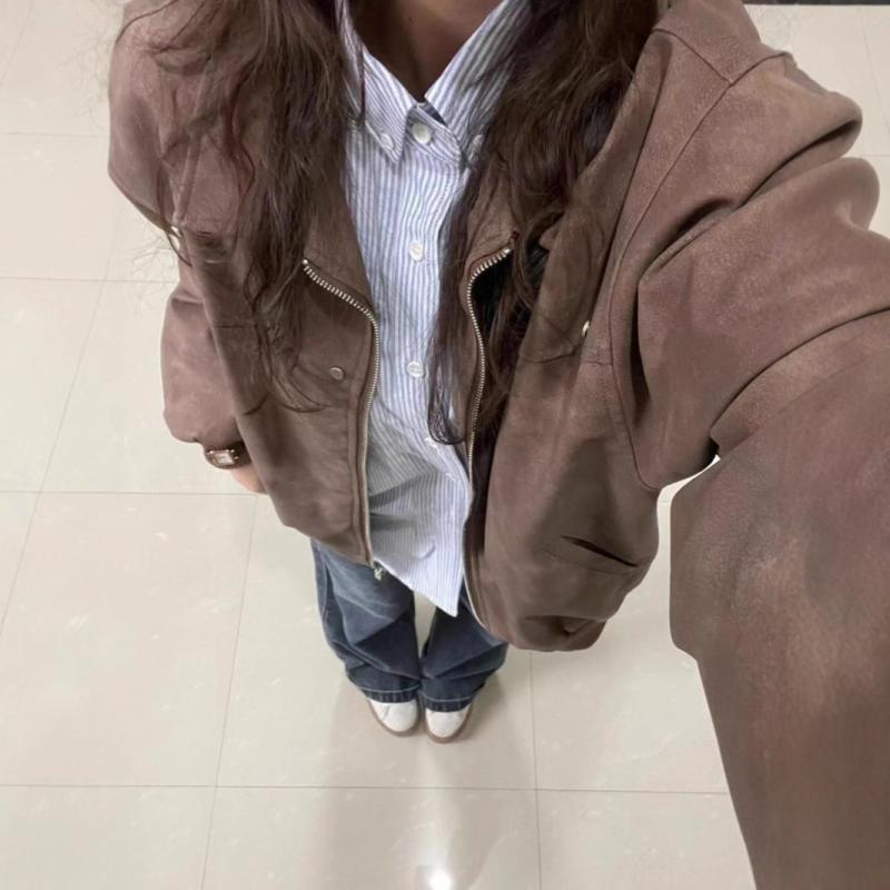Coverall - レディース アウター コート ブラウン フェイクレザー スタンドカラー 春秋 秋冬 ジャケット 軽量 伸縮性 高級感 再生繊維 ビッグシルエット ハイウエスト カジュアル 普段使い 通勤用 アウトドア ユニセックス ペア コーディネート 切り替え デザイ