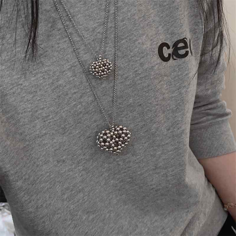 Red Coral - ネックレス 女性用 シンプル 気質 ロング かわいい ハート デザイン チェーン アクセサリー 秋冬 普段使い 軽量 シルバー系