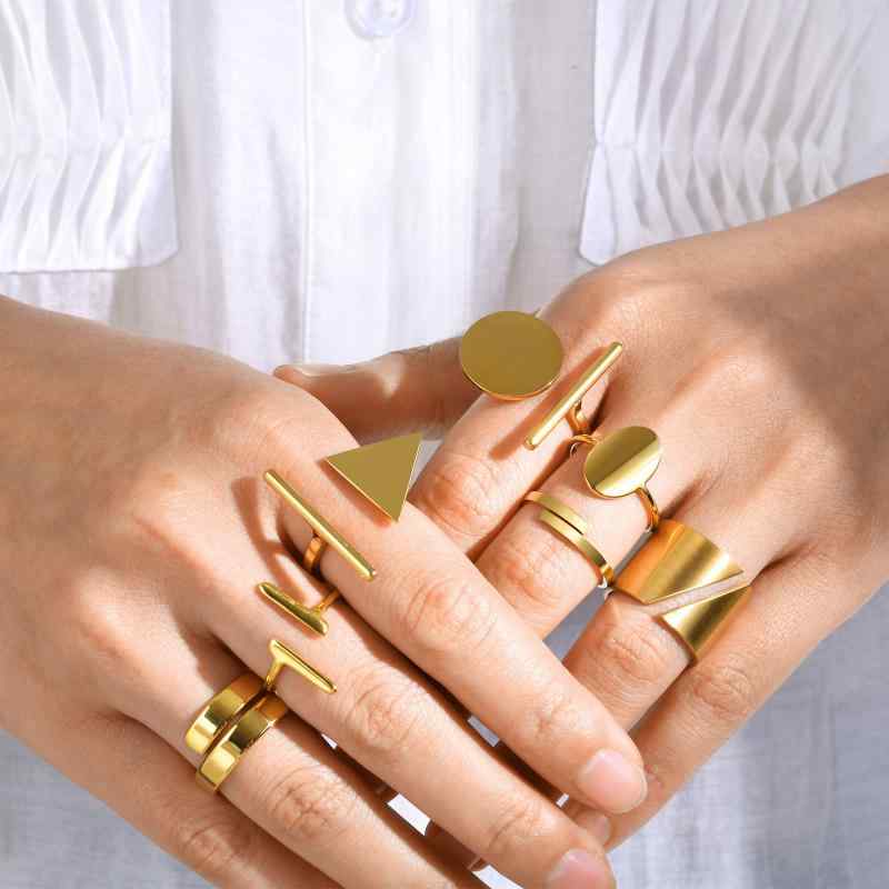 其它 材質 - ステンレス ジオメトリック 女性用 指輪 光沢 シンプル 個性 リング ゴールド 人気 アクセサリー ジュエリー ファッション ジュエリー 日常使い 軽量 耐久性 モダン デザイン 華奢 スタイリッシュ ゴールドカラー 通年