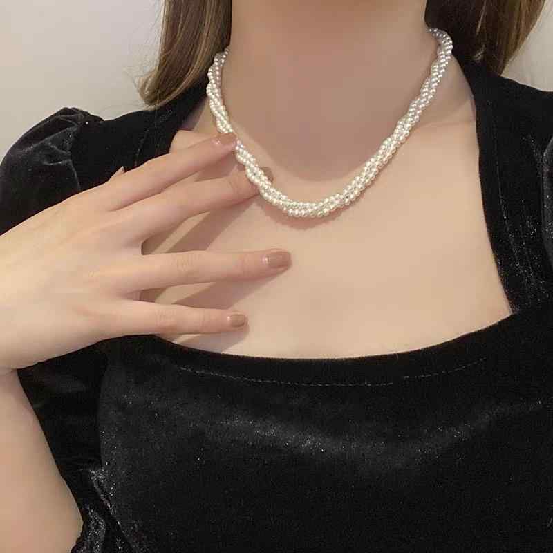 Red Coral - ネックレス 女性用 軽量 珍珠 ダブルレイヤー 鎖骨チェーン 高級感 アクセサリー 装飾品 シンプルデザイン 普段使い シルバー調 細身チェーン イヤリング対応 コスチュームジュエリー