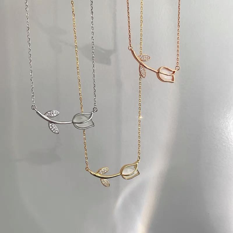 ネックレス 女性用 925シルバー チューリップ デザイン 軽量 ローズモチーフ 鎖骨チェーン クラシックスタイル かわいい アクセサリー シルバーアクセサリー 花モチーフ 細身チェーン 日常使い 華奢 デザイン ロマンティック ピュアスタイル クラシカ