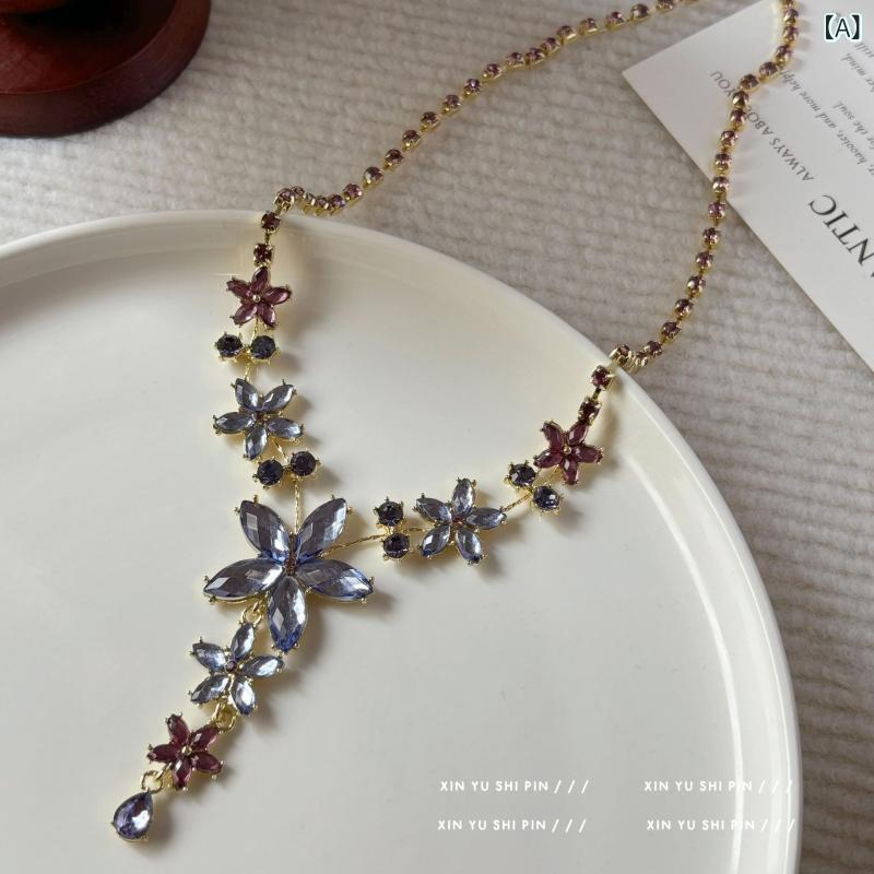 Rhinestone - ネックレス 女性用 紫色 フラワーモチーフ ラインストーン付き ヴィンテージ 宮廷 軽量 鎖骨チェーン 高級感 気品 洗練 汎用 アクセサリー