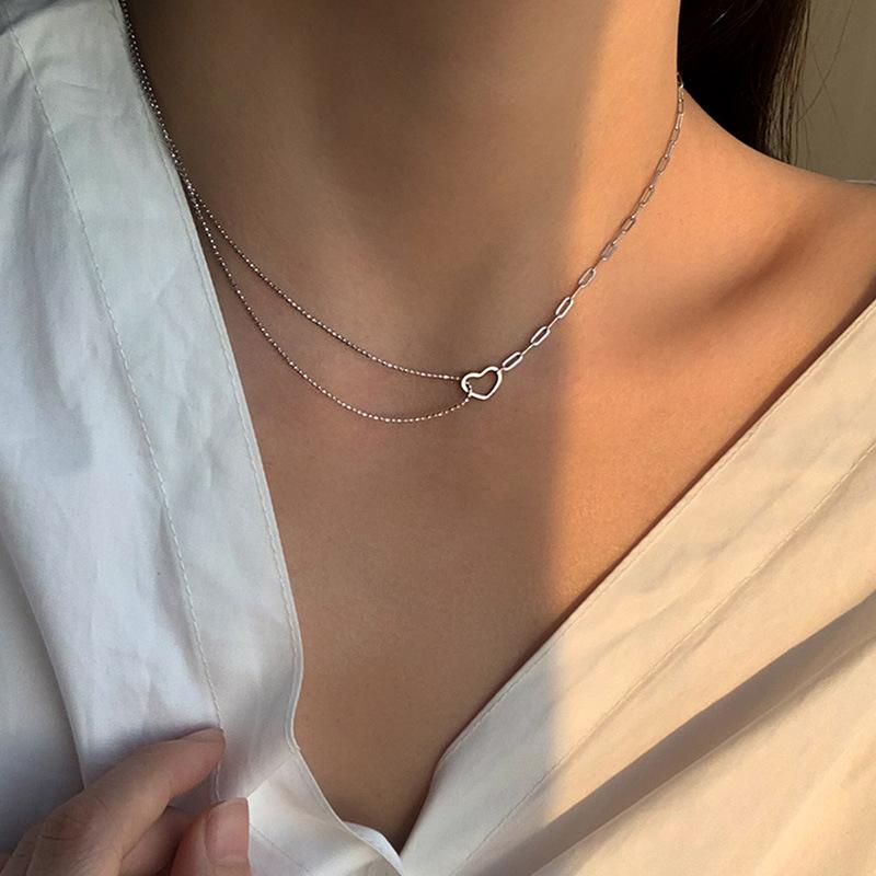 Garnet - ネックレス 女性用 純銀 ハート デザイン アシンメトリー チェーン 小众 気質 森系 かわいい 人気 精致 鎖骨チェーン シルバーアクセサリー 軽量 細工 デコルテ 装飾 アクセント ジュエリー シンプル スタイリッシュ ギフト 対応