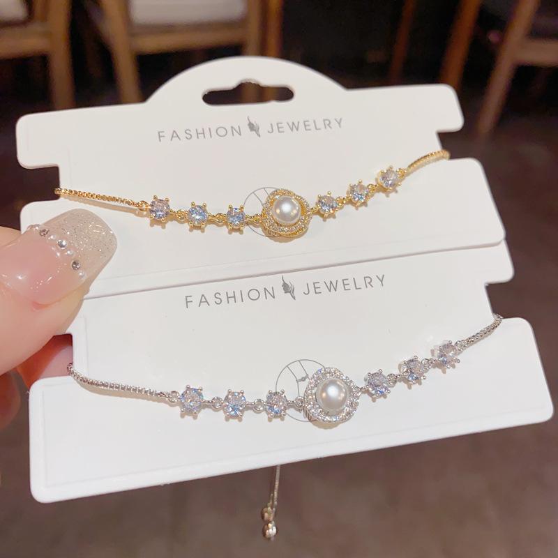Jade - レディース 手链 ブレスレット 女性用 珍珠 ジルコニア 巻きつけ デザイン ファッション アクセサリー 軽量 百搭 普段使い シルバー ゴールド カジュアル ジュエリー 手首 装飾 シンプル モダン