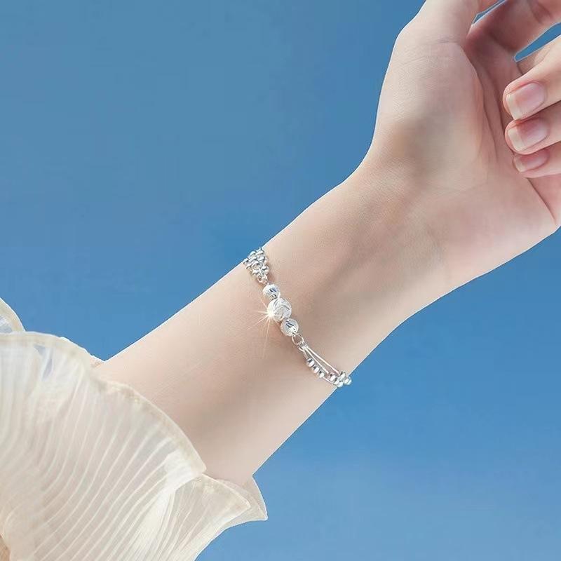 White Coral - ブレスレット 女性用 手首アクセサリー 多層 彫花 運気アップ ビーズチェーン 小众 デザイン シンプル 軽量 高級感 精致 ファッション ジュエリー シルバー ゴールド 普段使い かわいい アクセサリー
