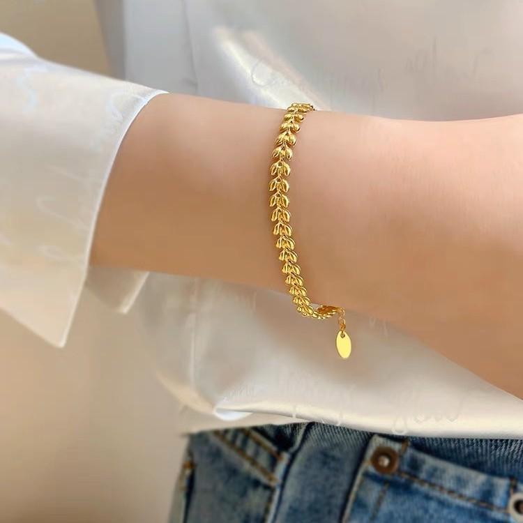 Jade - ブレスレット 女性用 軽量 高級感 小众 夏 精致 アクセサリー チタン 変色なし かわいい デザイン シンプル 普段使い シルバー系 軽やか 装飾品 手元 華やか